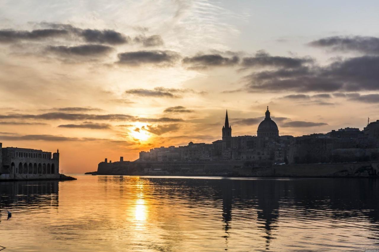 Modern Apartment In The Best Location, Perfect For Families Sliema Zewnętrze zdjęcie