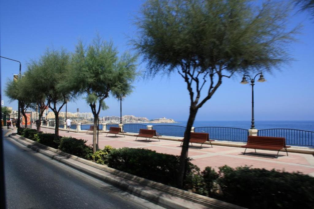 Modern Apartment In The Best Location, Perfect For Families Sliema Zewnętrze zdjęcie